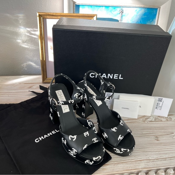 Chanel CC Logo Lambskin Platform Sandals - Picture 2 of 9